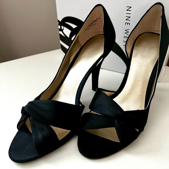 Nine West shoes. Size 7. - Picture 7 of 8